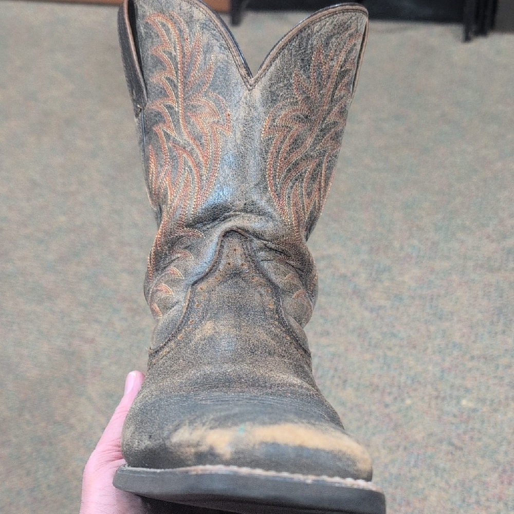 Ariat Distressed Leather Boots with Embroidered Design - Picture 7 of 7